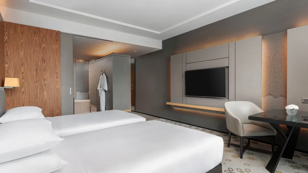 Odysseys Travel - Hyatt Regency Bangkok Sukhumvit - Club Room - Bedroom (Twin)