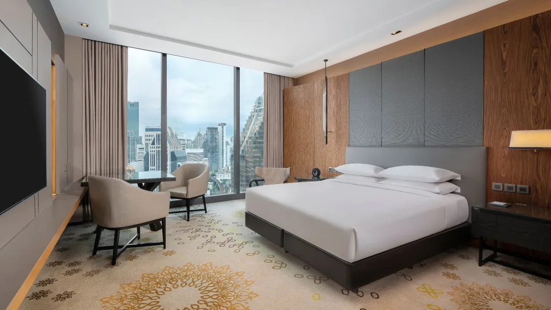 Odysseys Travel - Hyatt Regency Bangkok Sukhumvit - Club City View Room - Bedroom (King)