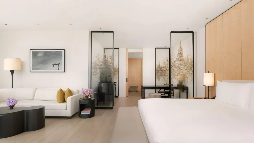 Odysseys Travel - Park Hyatt Bangkok - Corner Room - Bedroom