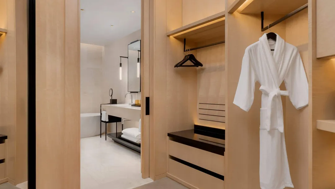 Odysseys Travel - Park Hyatt Bangkok - Corner Room - Closet