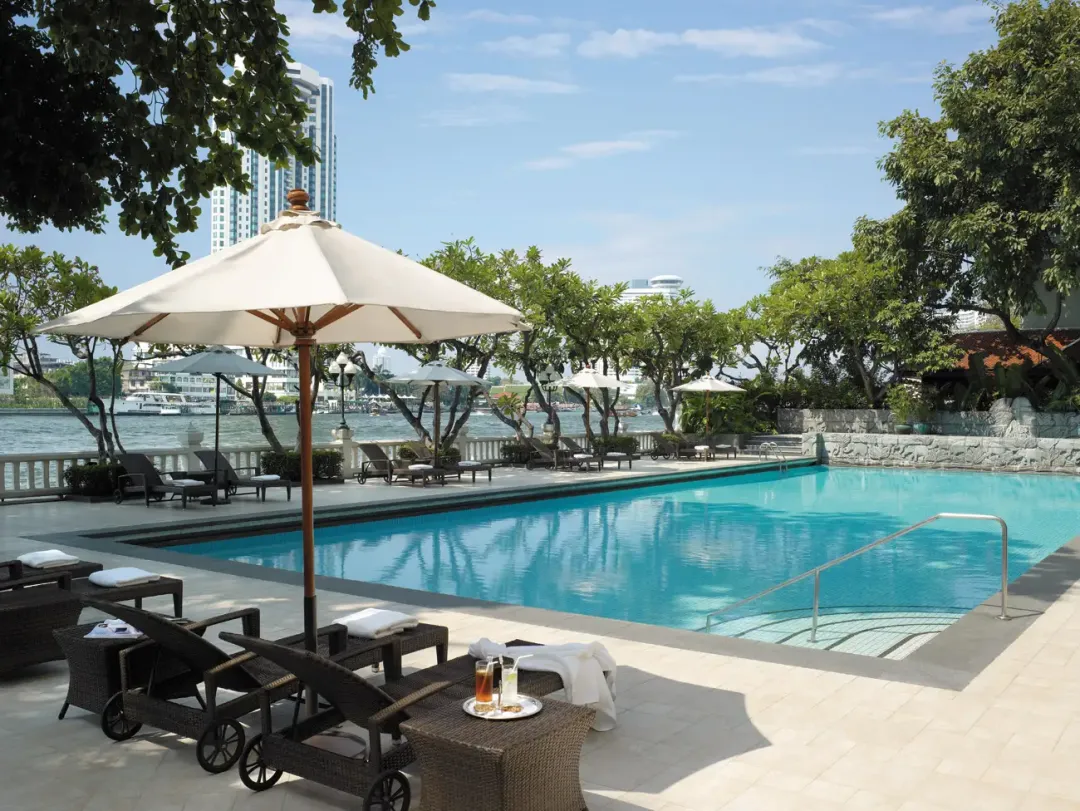Odysseys Travel - Shangri-La Bangkok - Outdoor Pool