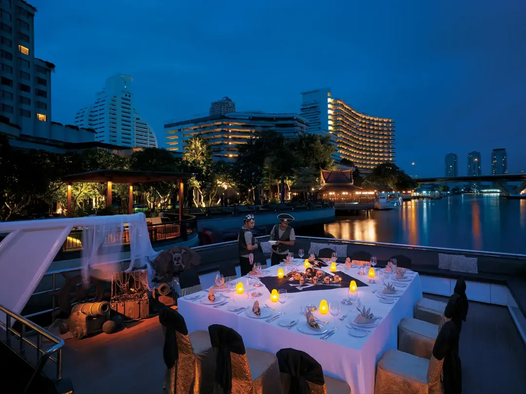 Odysseys Travel - Shangri-La Bangkok - Riverside Dining