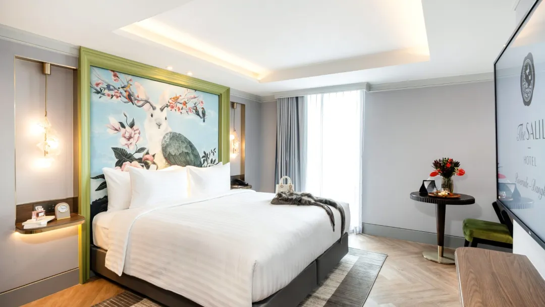Odysseys Travel - The Salil Hotel Riverside Bangkok - Deluxe Atelier - Bedroom