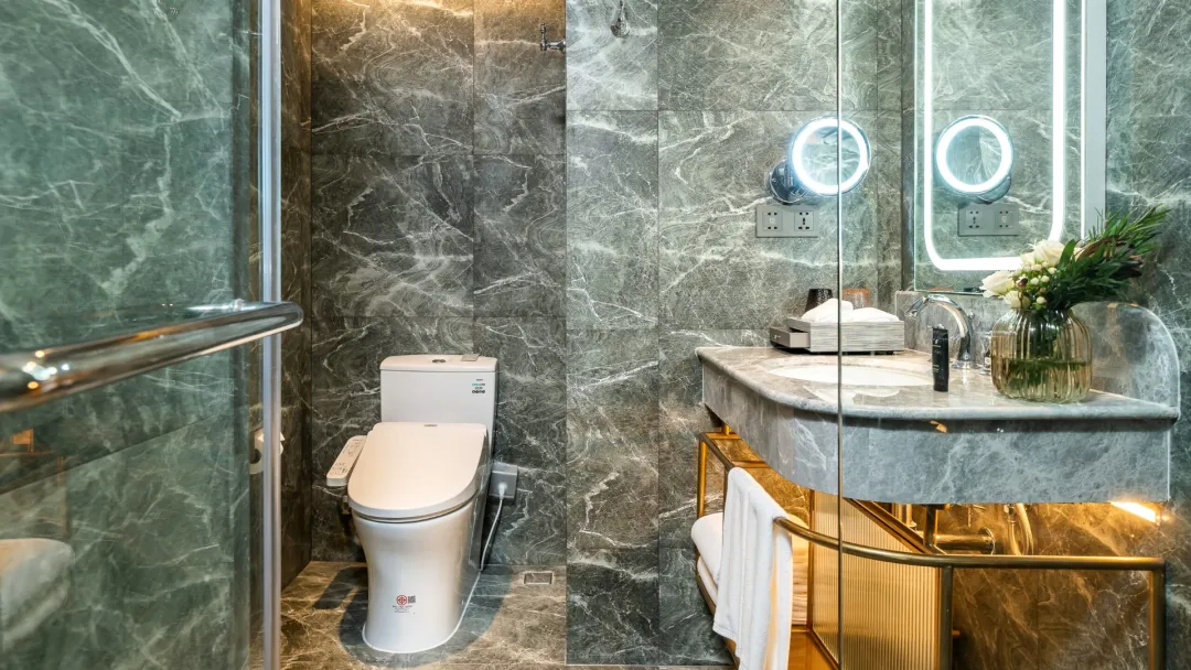 Odysseys Travel - The Salil Hotel Riverside Bangkok - Deluxe Atelier - Bathroom
