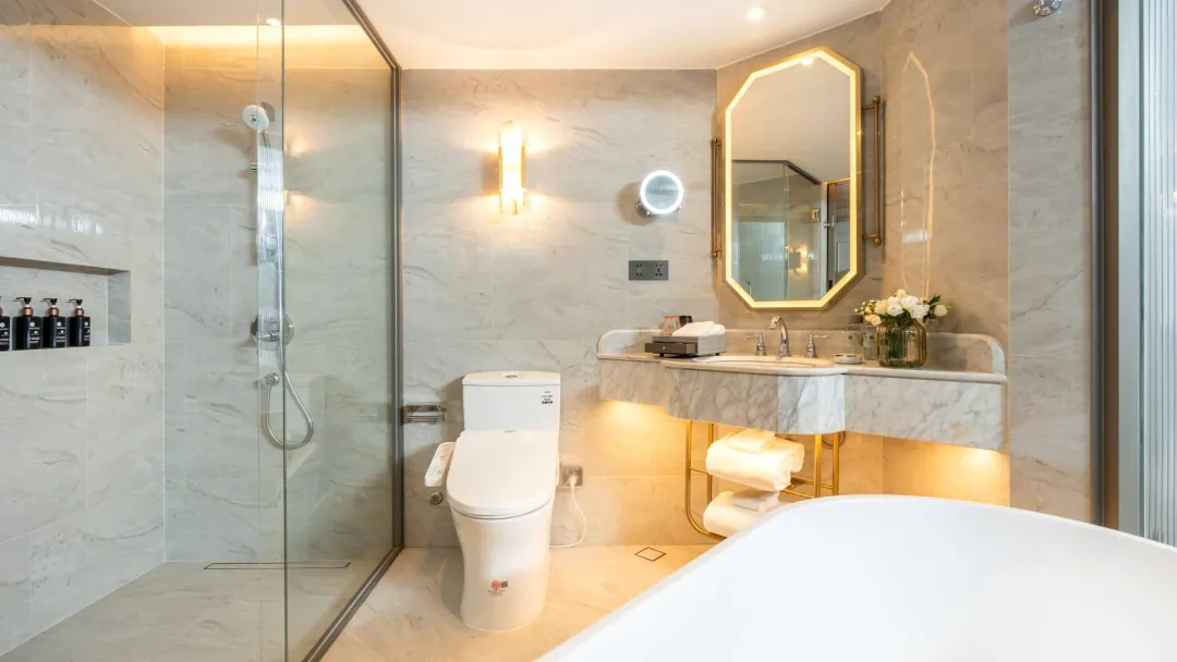 Odysseys Travel - The Salil Hotel Riverside Bangkok - Deluxe Pool View - Bathroom
