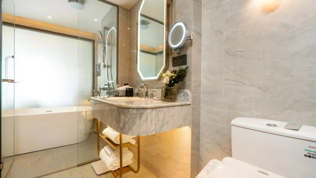 Odysseys Travel - The Salil Hotel Riverside Bangkok - One Bedroom Riverview - Bathroom