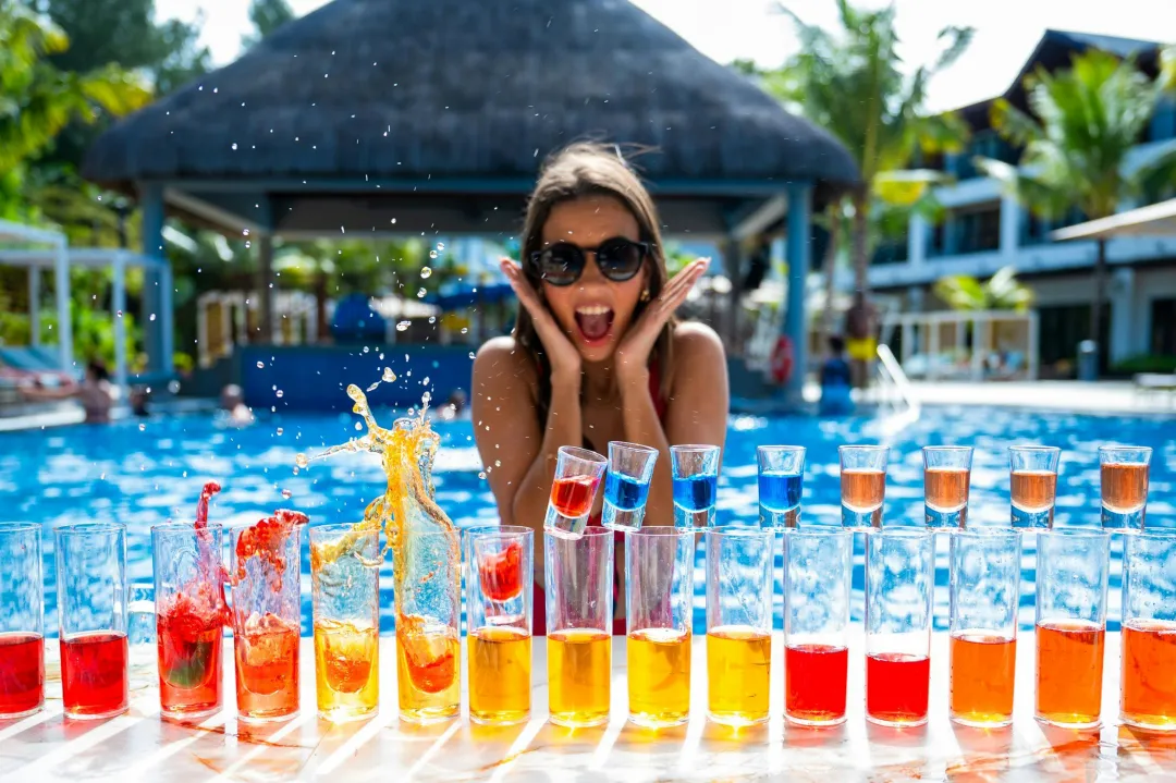 Pool Bar