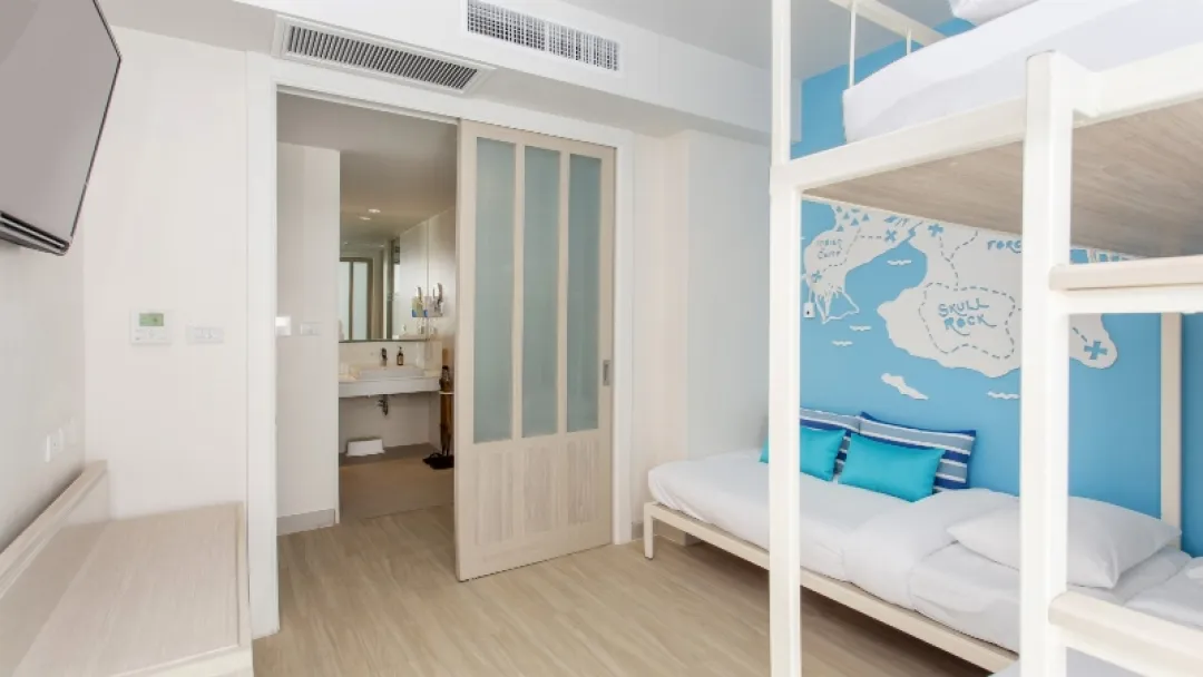 Two Bedroom Teen Suite - Teen Bedroom