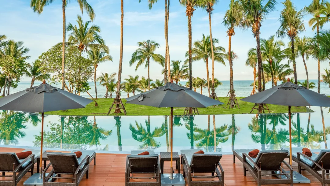 La Flora Khao Lak -Cave Clbu Balcony Lounge with Sea View