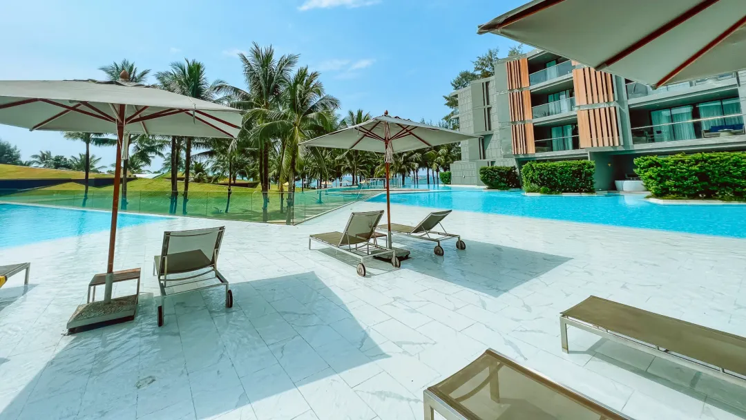 La Vela Khao Lak - Pool Sun Lounge