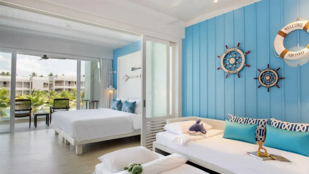 Family Room Aqua Wing - Bedroom