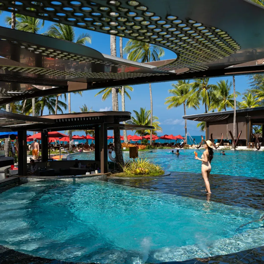 Odysseys Travel - Ramada Resort by Wyndham Khao Lak - Restaurants - Pool Bar