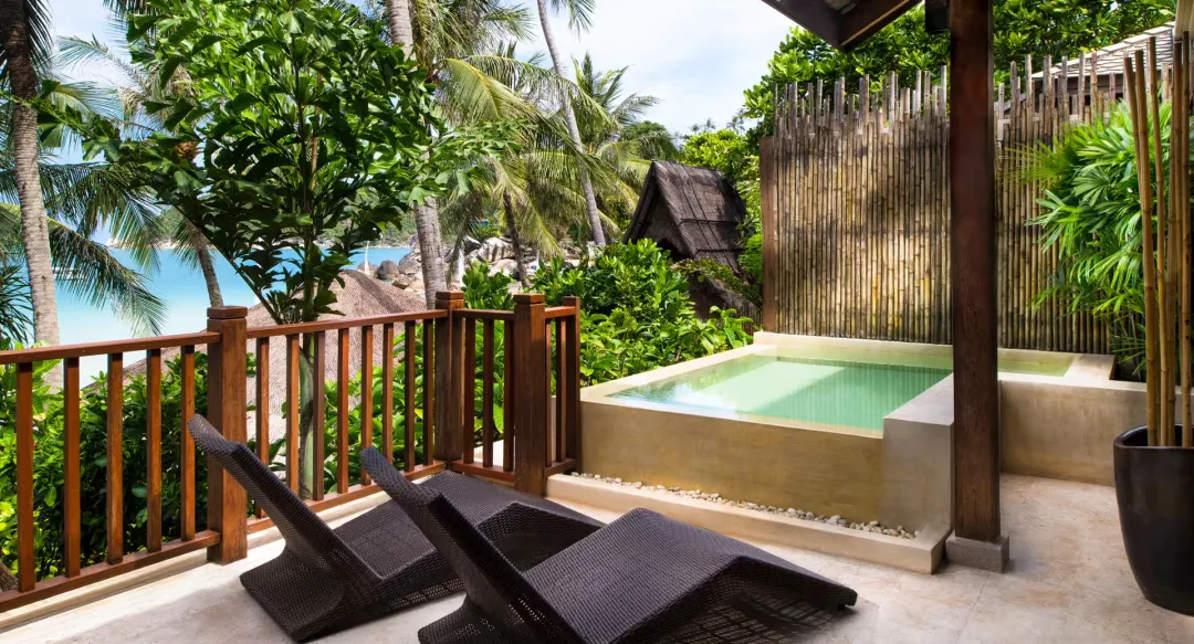 Ocean Pool Suite - Balcony Lounge