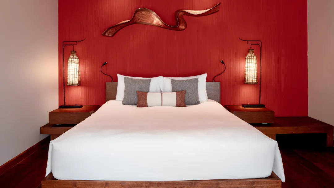 Ocean Pool Suite - Bedroom