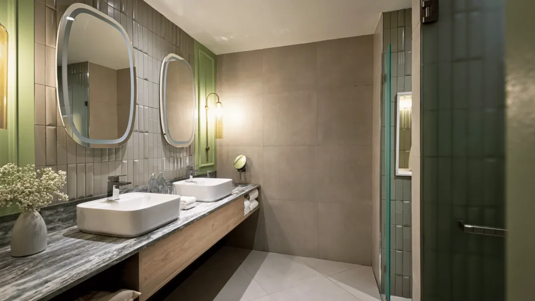 Deluxe Room - Bathroom