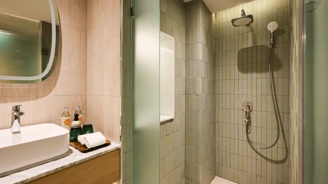Deluxe Two Bedroom - Bathroom