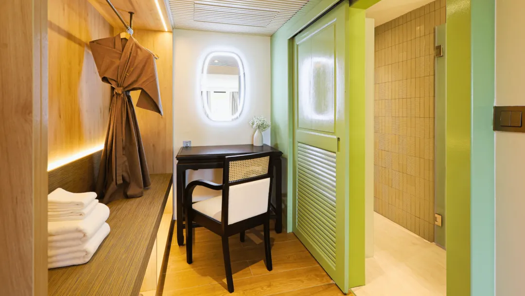 Deluxe Two Bedroom - Seatign Aeria