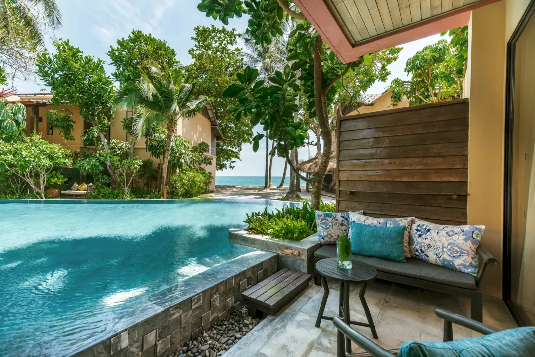 Deluxe Pool Access Room - Terrace Lounge with Pool Access