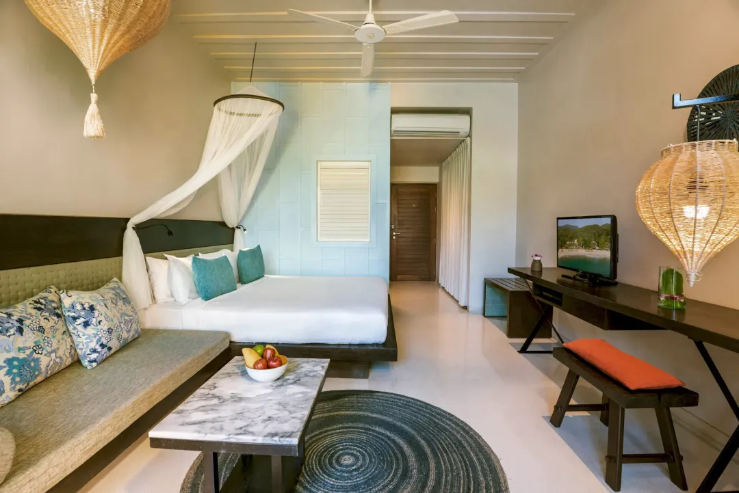 Ocean Front Deluxe Room - Bedroom