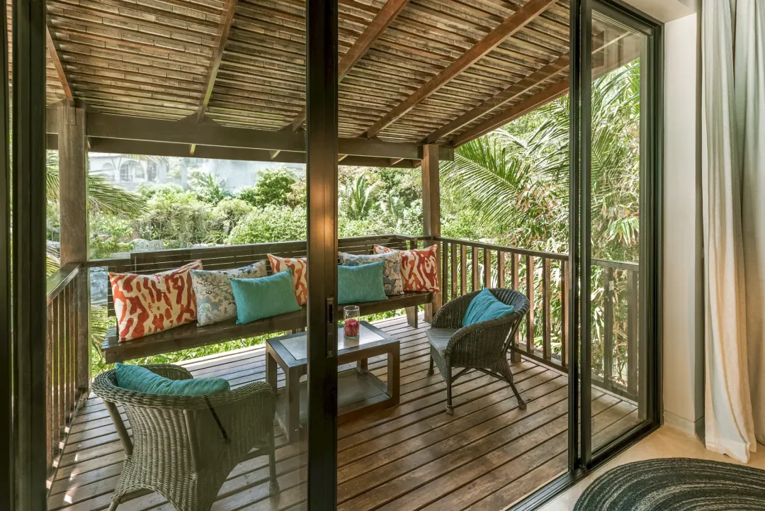 Rasa Ocean View - Balcony Lounge