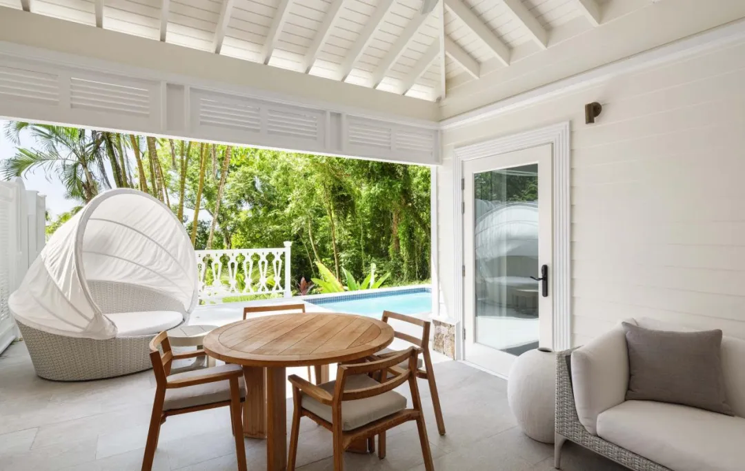 Odysseys Travel - Sugar Beach, A Viceroy Resort  - Rooms - Deluxe Cottage - Patio