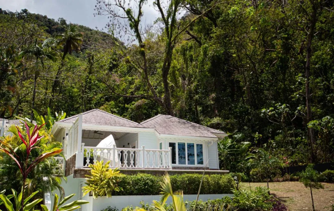 Odysseys Travel - Sugar Beach, A Viceroy Resort  - Rooms - Deluxe Cottage - Balcony