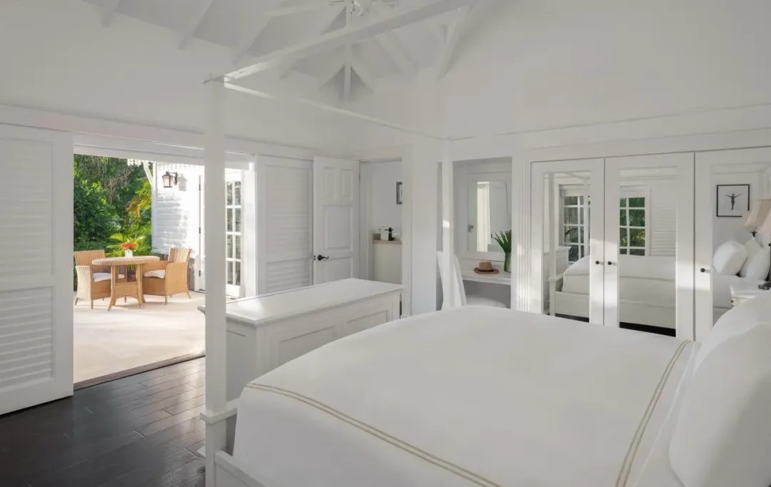 Odysseys Travel - Sugar Beach, A Viceroy Resort  - Rooms - Superior Luxury Villa - Bedroom View