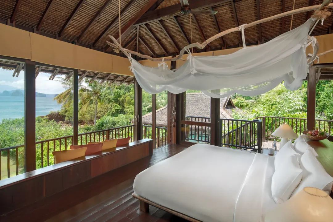 Beachfront Pool Villa Suite - Bedroom