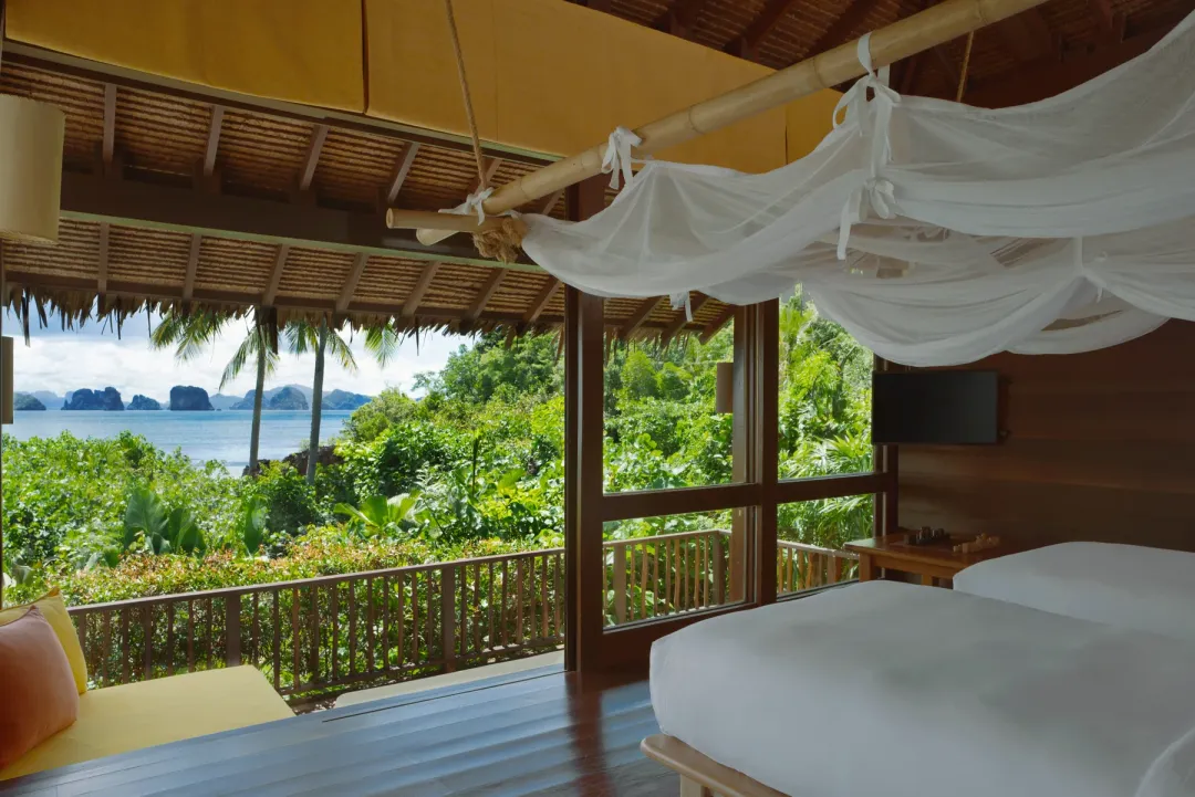 Beachfront Pool Villa Suite - Twin Bed