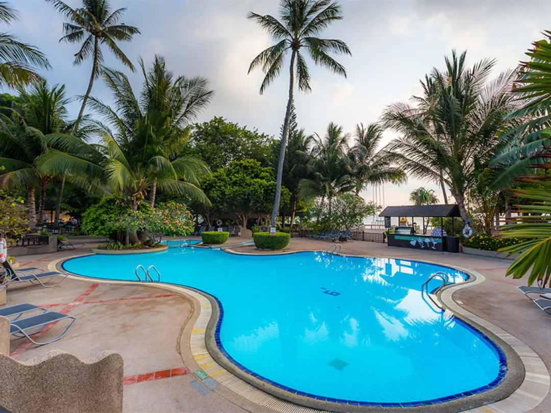 Phi Phi Holiday Resort - Main Pool