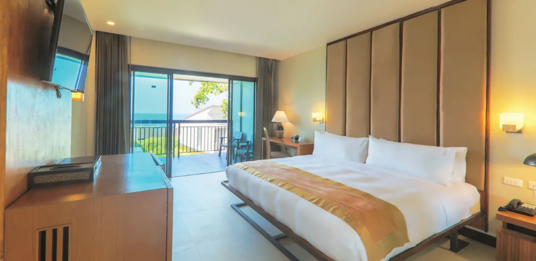 Hilltop Sunset Studio - Bedroom View