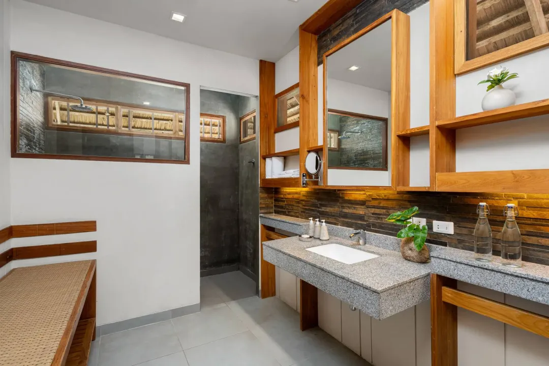 Deluxe Garden Bungalow - Bathroom