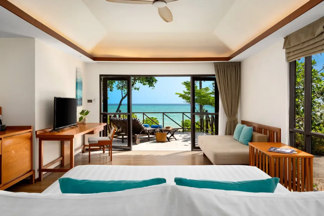 Beachfront Junior Suite - King Bed