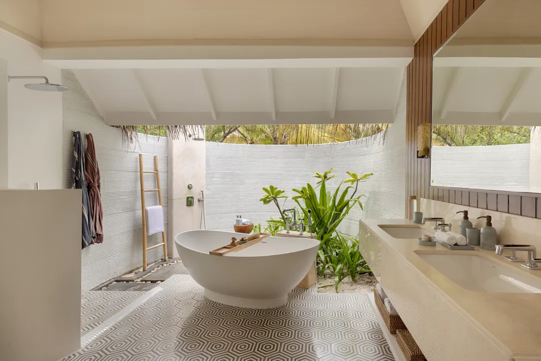Odysseys Travel - Six Senses Kanuhura - Deluxe Beach Villa with Pool -  Bathroom