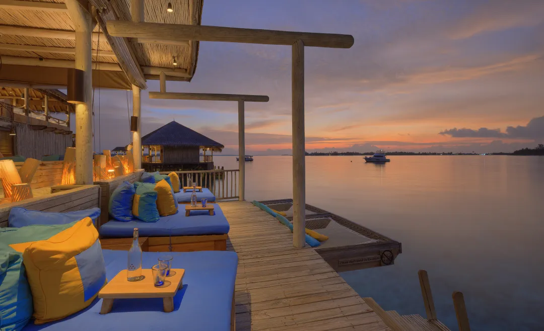 Odysseys Travel - Six Senses Laamu - Restaurants - Chill Bar