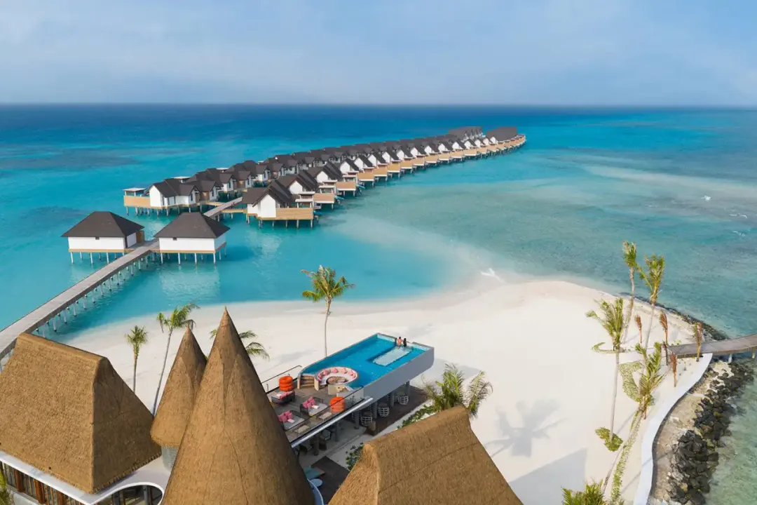 Odysseys Travel - Meyyafushi Maldives - Skyppool
