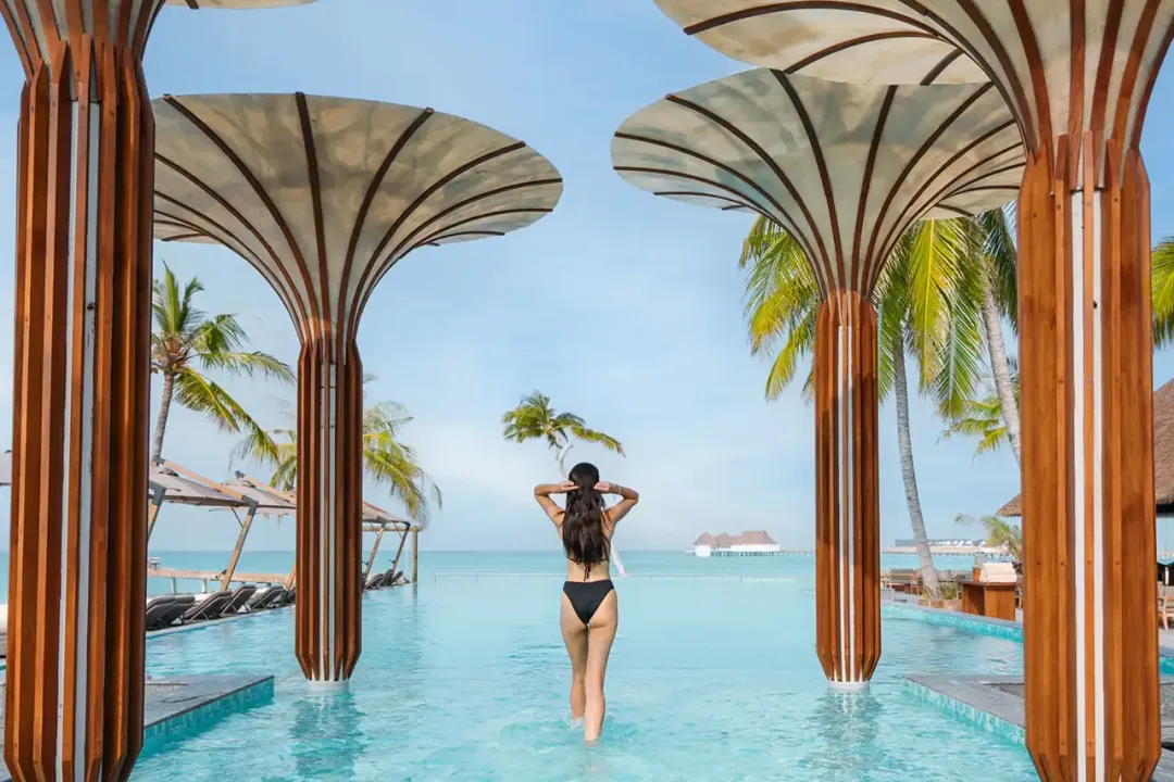 Odysseys Travel - Meyyafushi Maldives - Infinity Pool