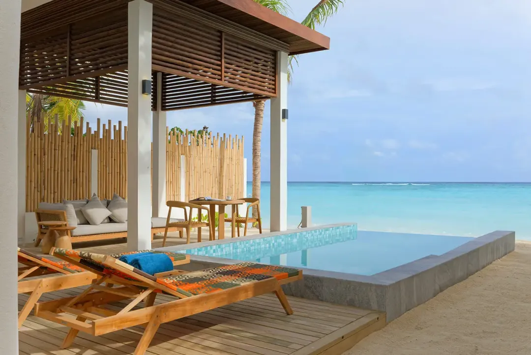 Odysseys Travel - Meyyafushi Maldives - Beach Pool Suite - Plunge Pool