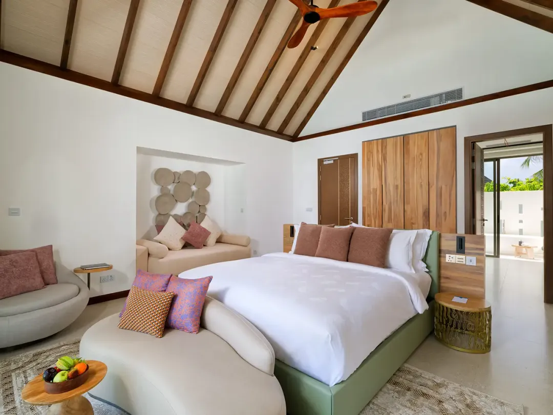 Odysseys Travel - Meyyafushi Maldives - Beach Pool Suite - King Bed