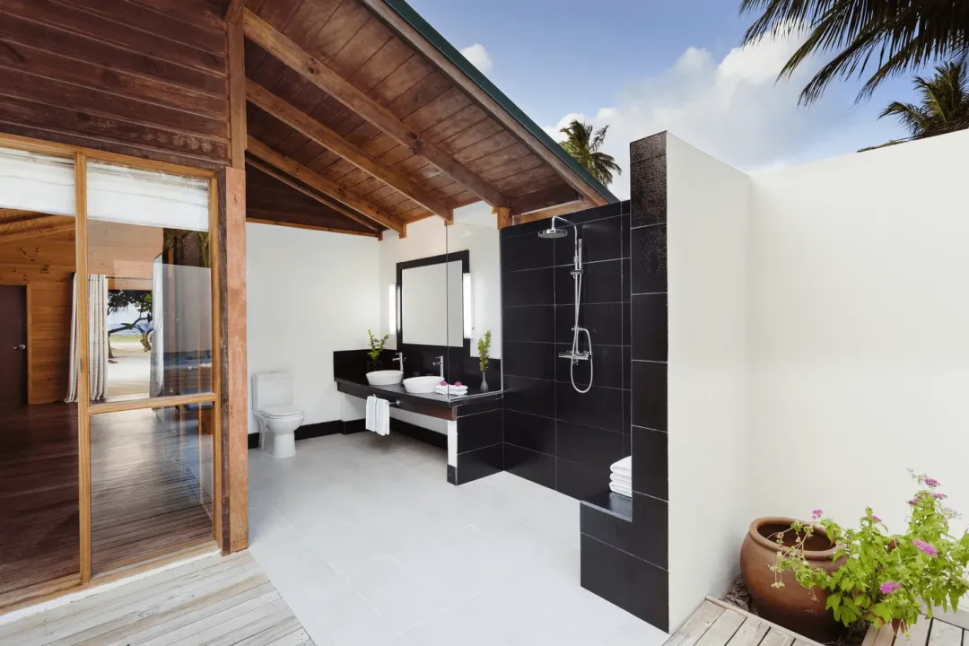 Jacuzzi Beach Villa - Bathroom