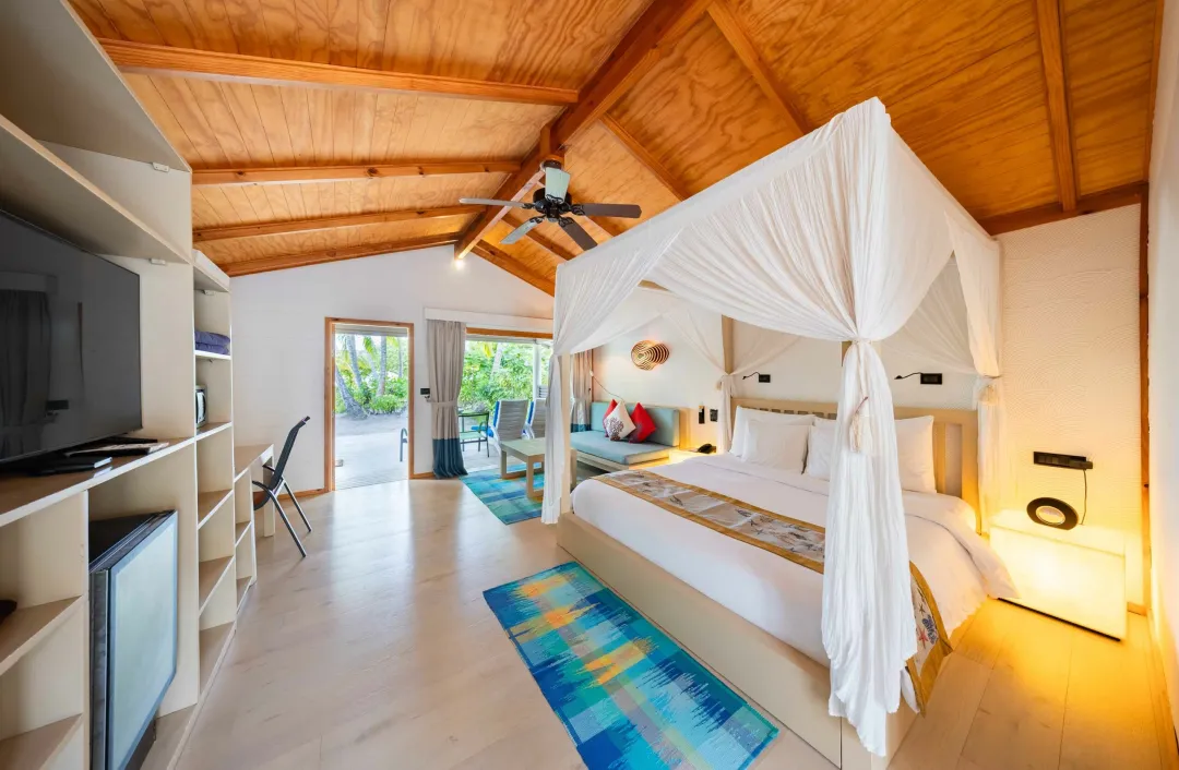 Jacuzzi Beach Villa - Bedroom