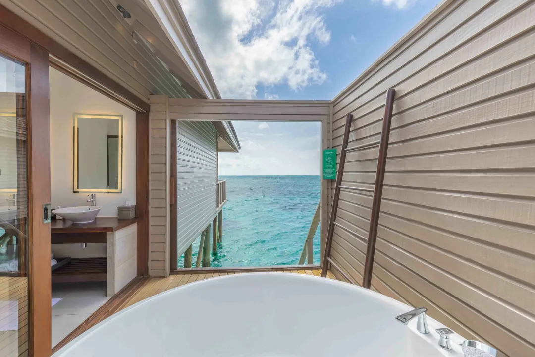 Meeru Ocean Villa - Bathroom View