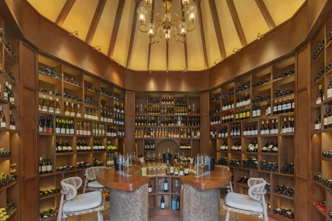 Odysseys Travel - Meyyafushi Maldives - Restaurants - Wine Cellar