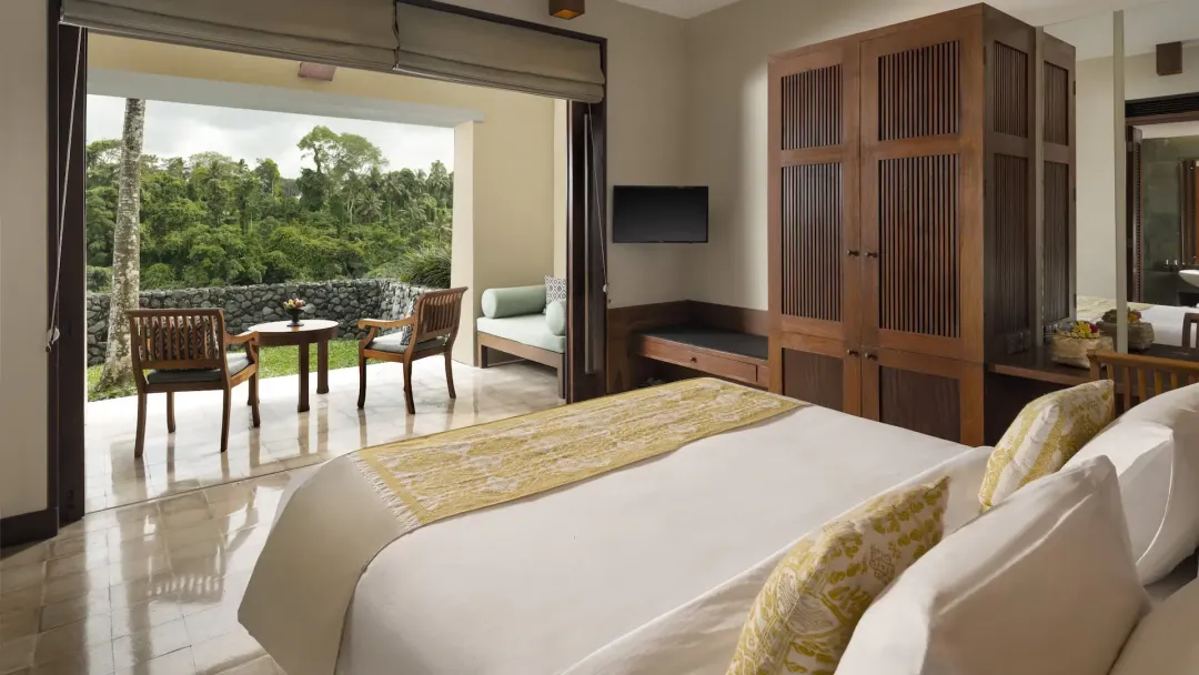 Deluxe Garden View Room - King Bed