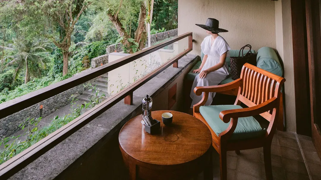 Hillside Superior - Balcony Lounge