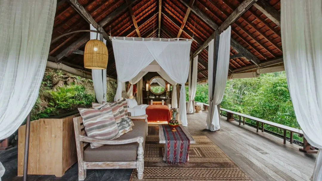 Above the Waterfall Pool Bale - King Bed View