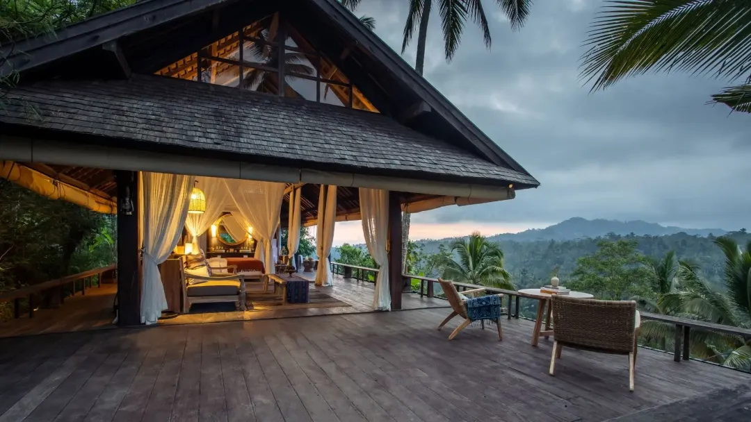 Buahan Valley Pool Bale - Balcony Lounge