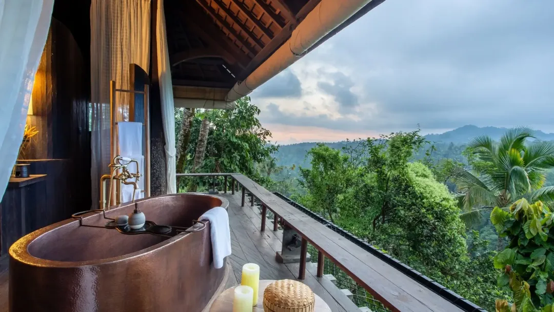 Buahan Valley Pool Bale - Bathtub