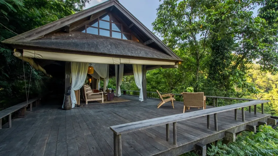 River Valley Pool Bale -Balcony Lounge