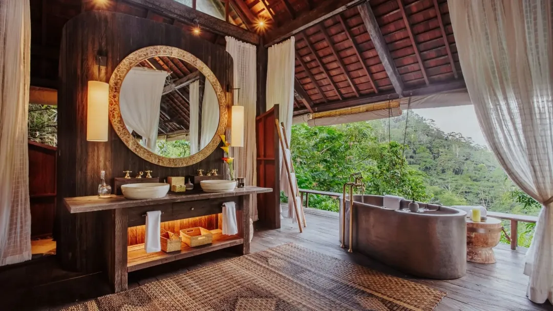 River Valley Pool Bale -Bathroom